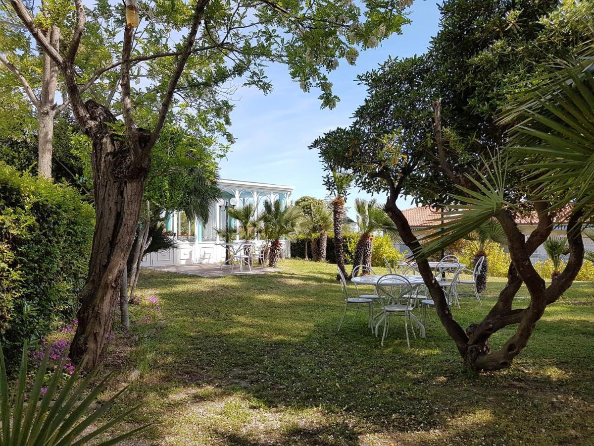 Villa Arlini Pineto Eksteriør bilde